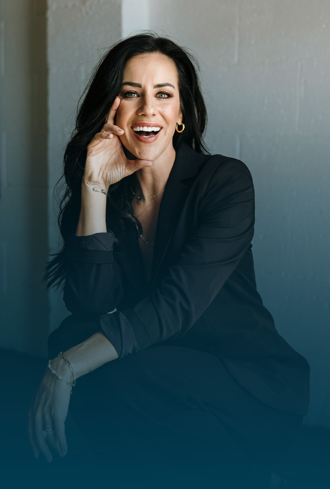 Portrait of Samantha Skelly, founder of Pause Breathwork